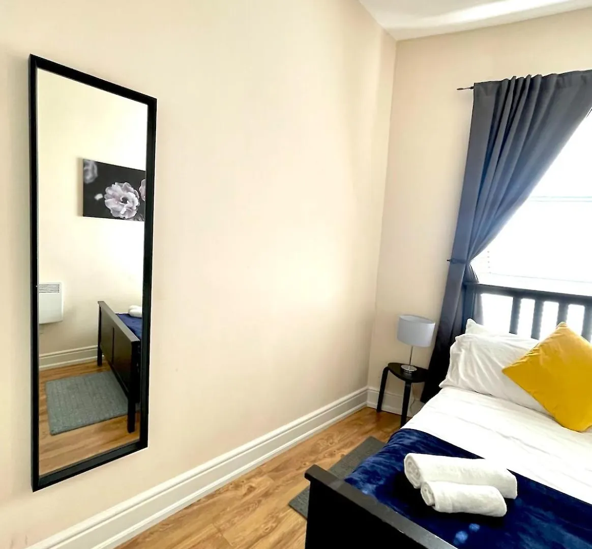 Central Dublin 1-Bedroom Retreat 0*,  Ireland