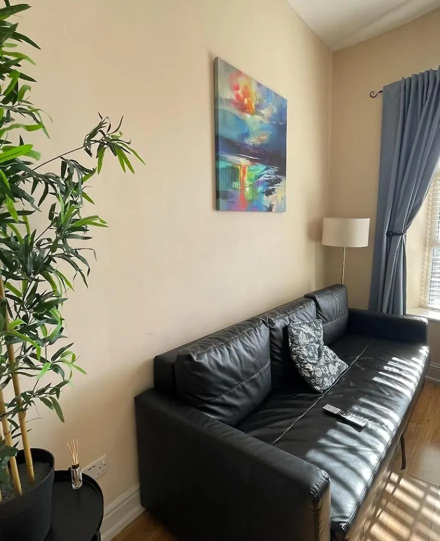 Central Dublin 1-Bedroom Retreat 0*,